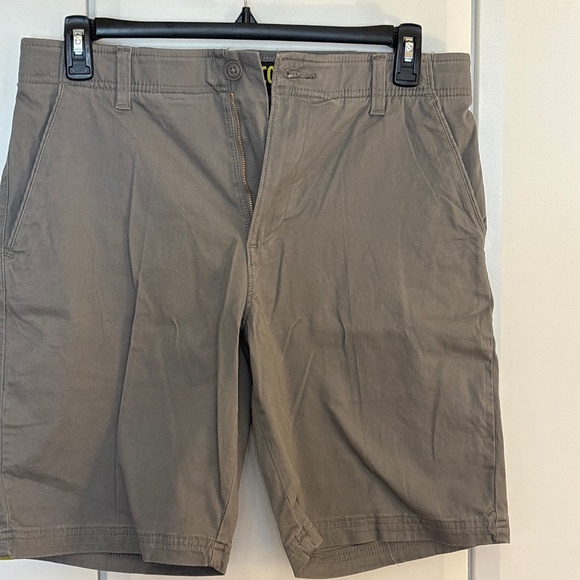 Men’s casual Shorts - Picture 2 of 8